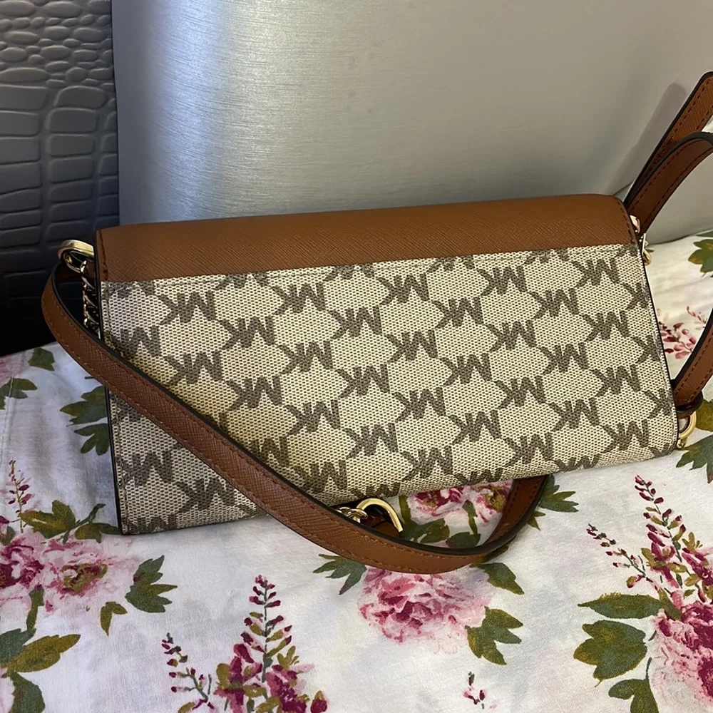 🤎Michael Kors 🤎Large Wallet on a Chain/Brown - Picture 3 of 16